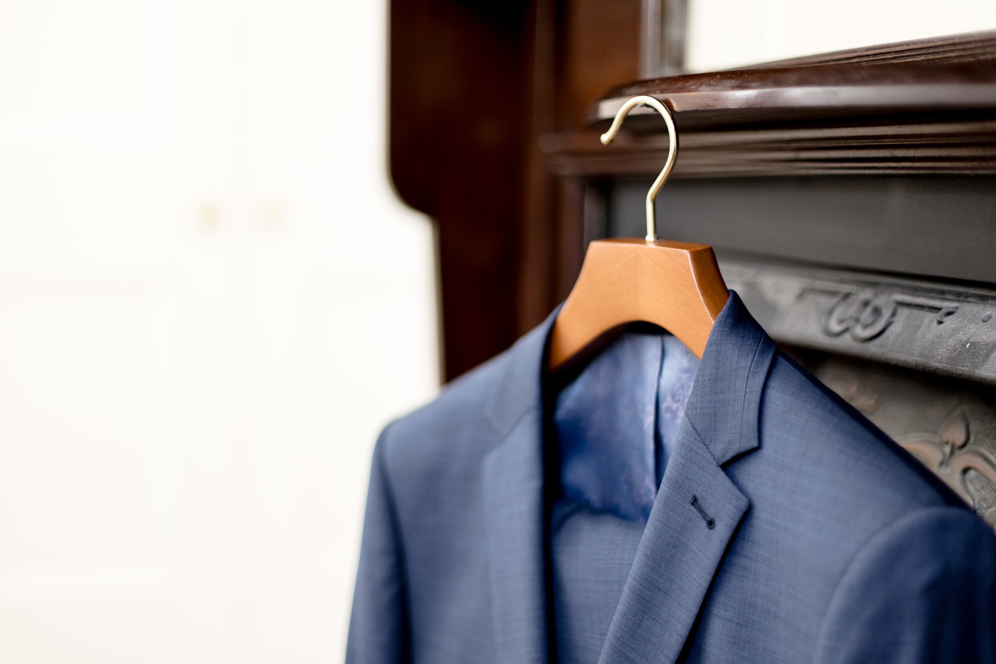 Men's Wooden Suit Hangers with Velvet Trouser Bar by Butler Luxury