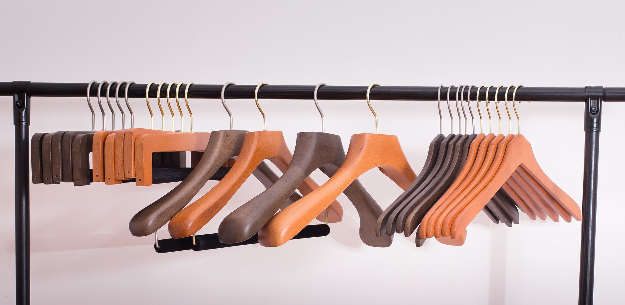 Wooden Suit hangers - Hangers for Men's & Women's Suits